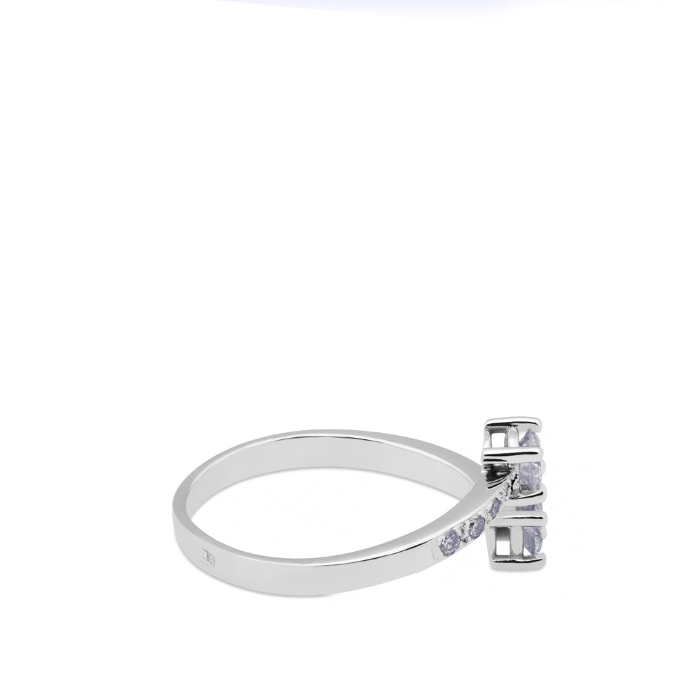 Sortija "tu y yo" de oro blanco con dos diamantes en vertical y pavé de diamantes