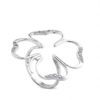 Sortija silueta "Clover" de oro blanco y diamantes