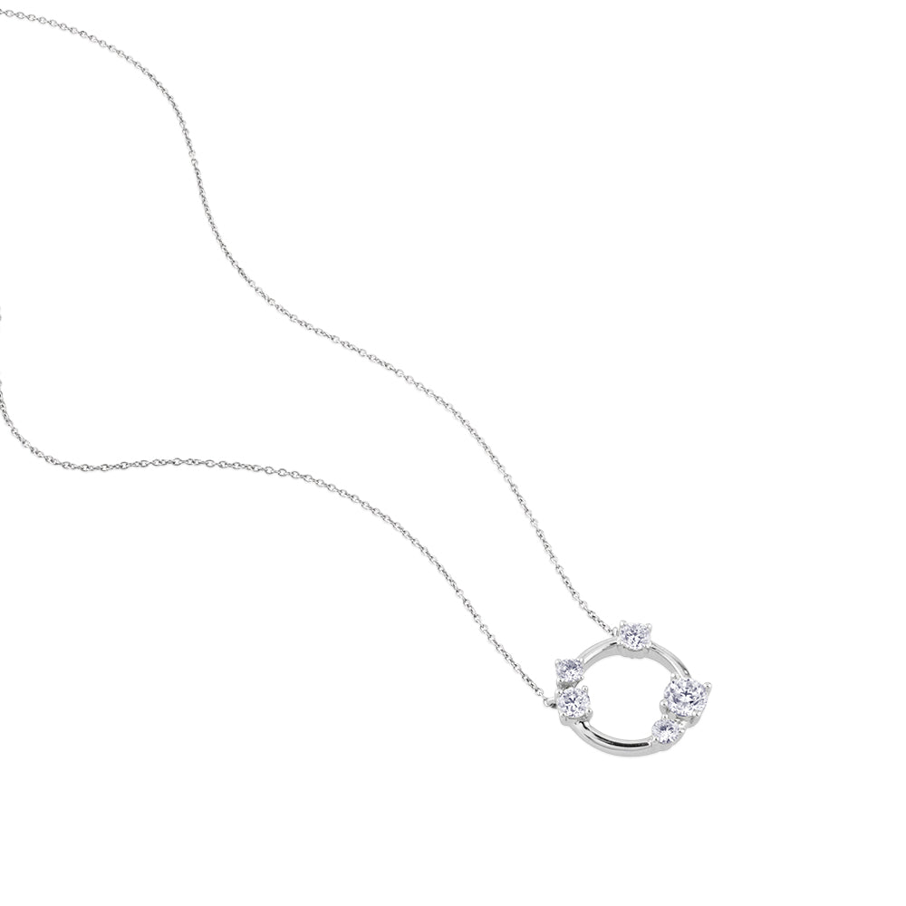 Colgante de oro blanco con círculo de diamantes blancos