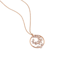 Colgante de oro rosa con rama circular con diamantes