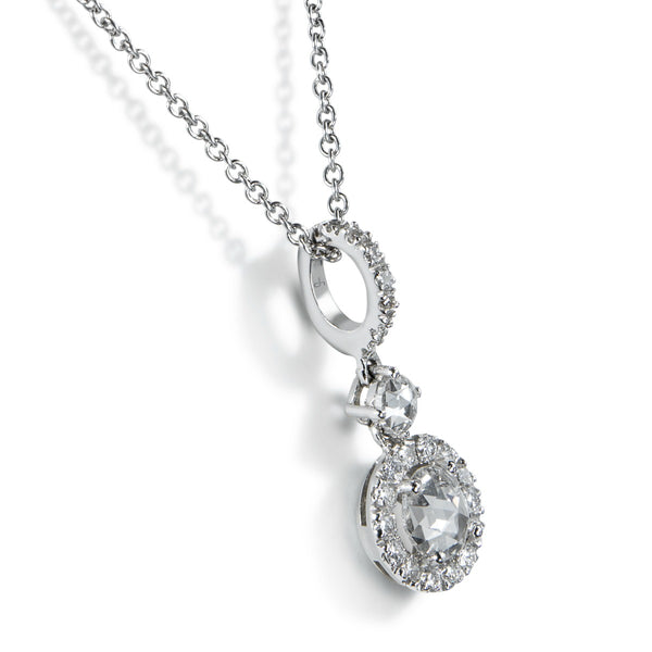 Colgante de oro blanco con diamante y orla de brillantes- Ref J5252CLB_Chocrón Joyeros