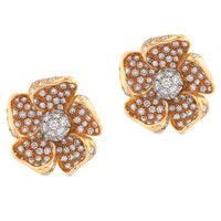 Pendientes de oro rosa y oro blanco en forma de flor con pavé de diamantes