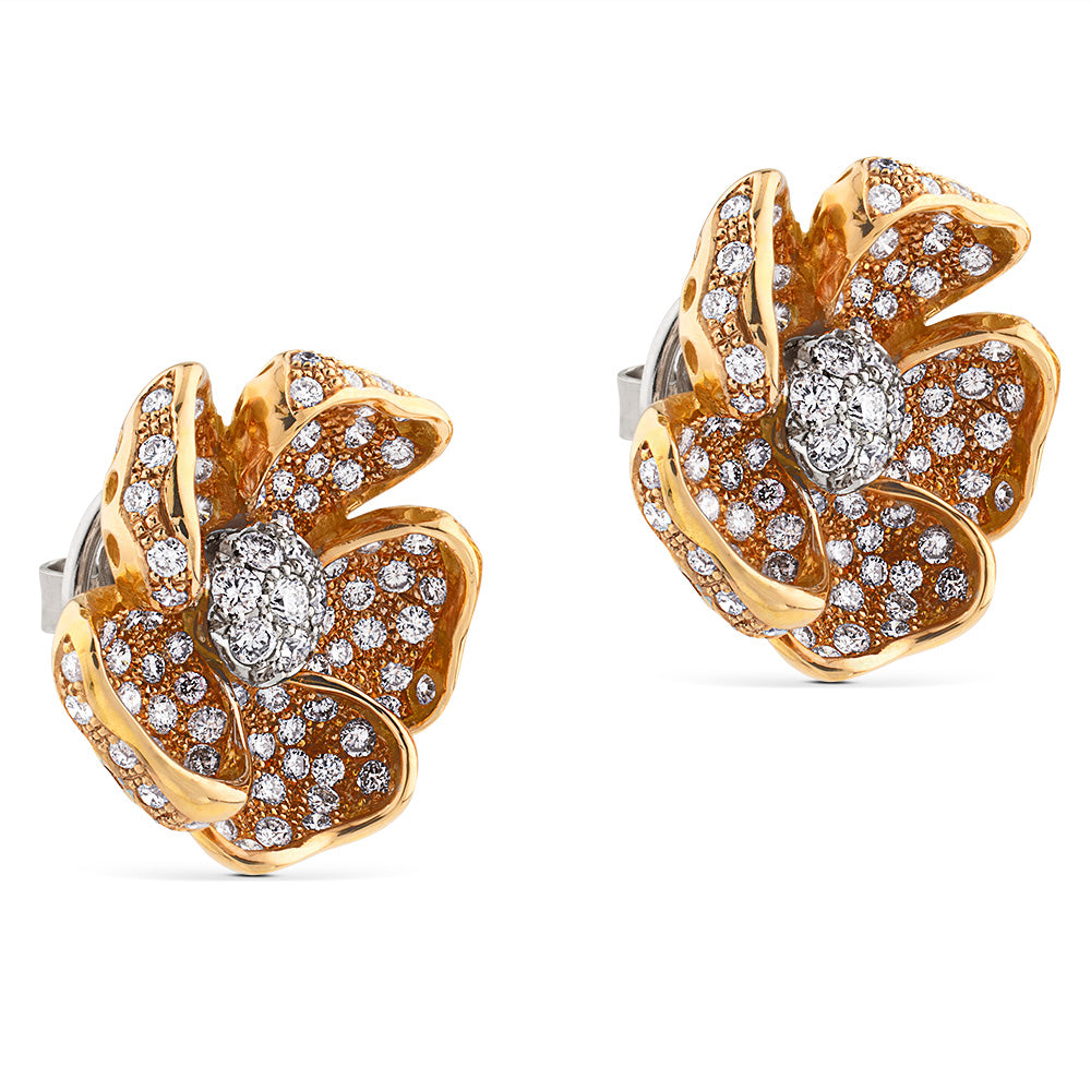 Pendientes de oro rosa y oro blanco en forma de flor con pavé de diamantes