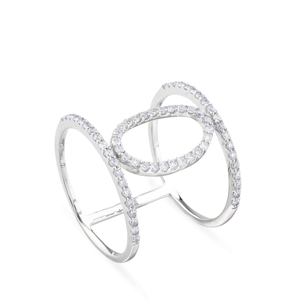 Sortija con círculo ovalado de oro blanco con pavé de diamantes |Chocrón Joyeros