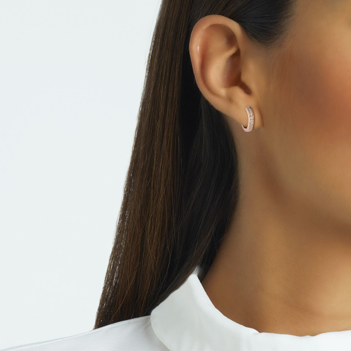 Pendientes de aro pequeños de oro rosa con diamantes en carril 0.17 quilates