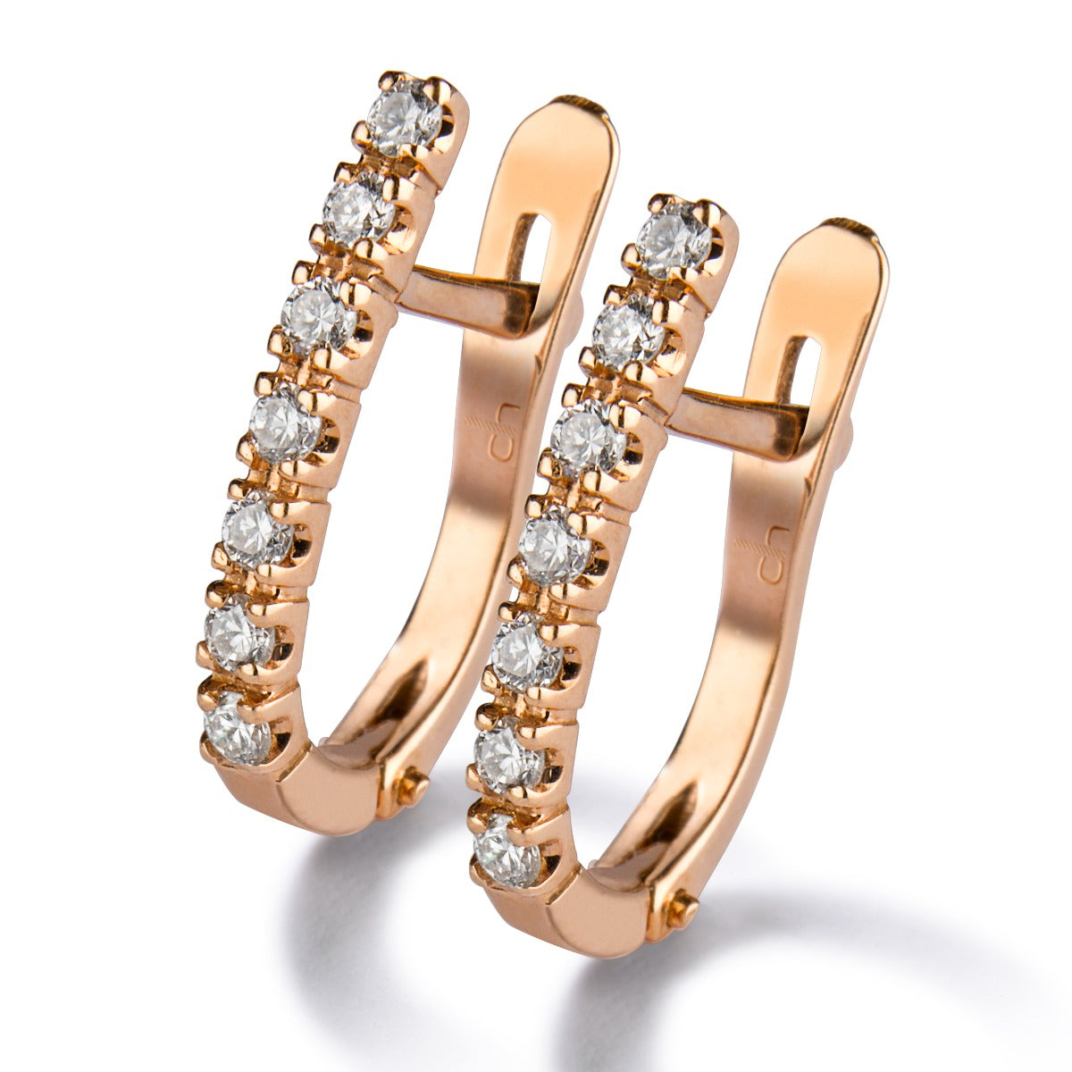Pendientes de aro ovales de oro rosa con diamantes 0.19 quilates