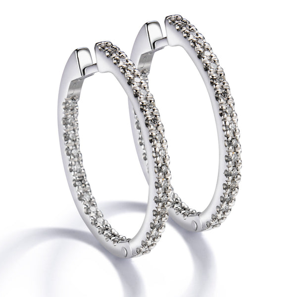 Pendientes de aro finos de oro blanco con diamantes 0.32 quilates