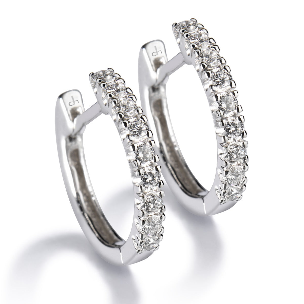 Pendientes de aro pequeños de oro blanco con diamantes 0.40 quilates