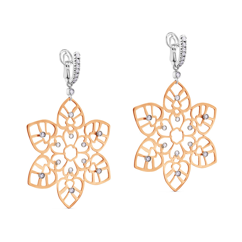Pendientes de oro blanco y oro rosa con diamantes en forma de flor