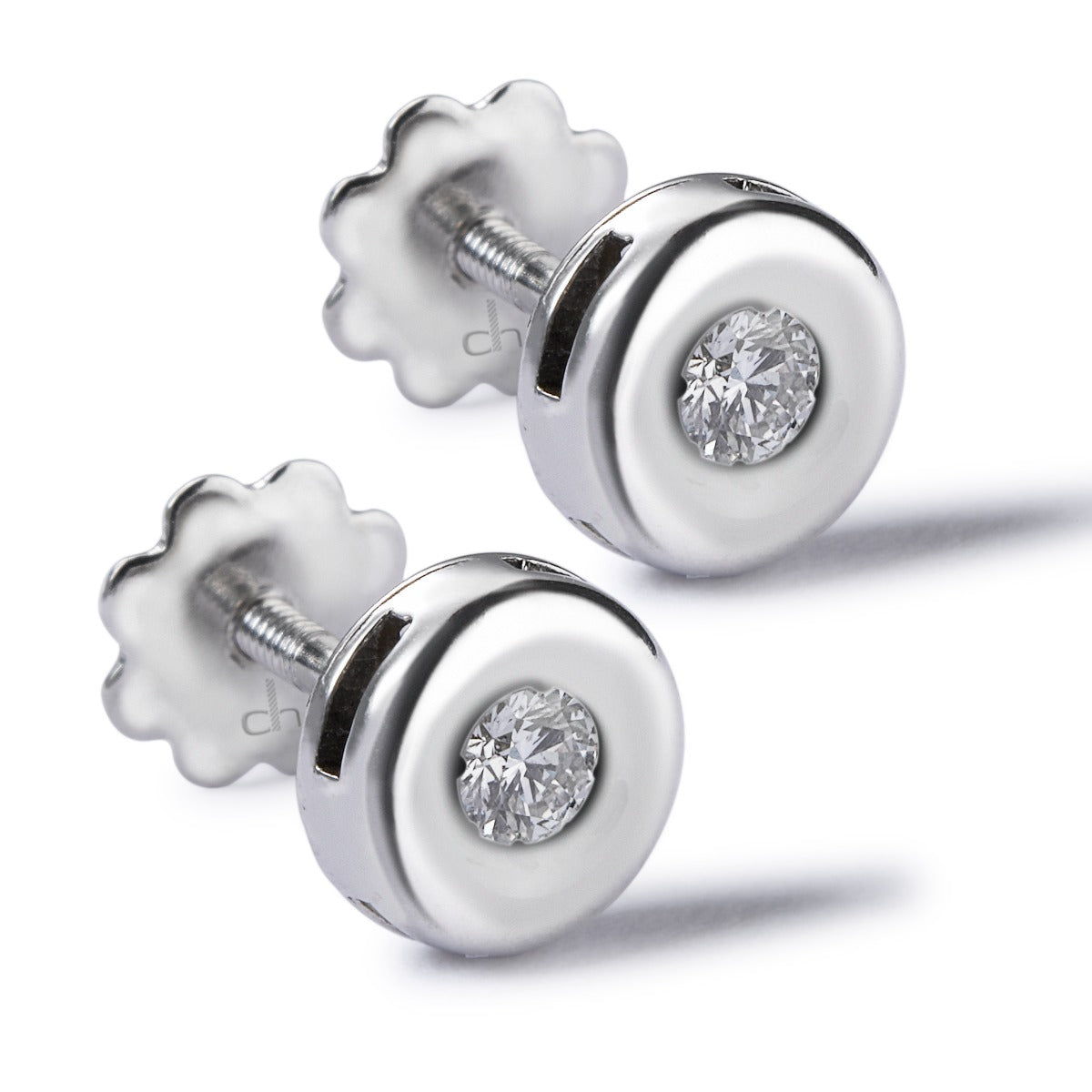 Pendientes de oro blanco con diamantes en chatón 0.14 quilates