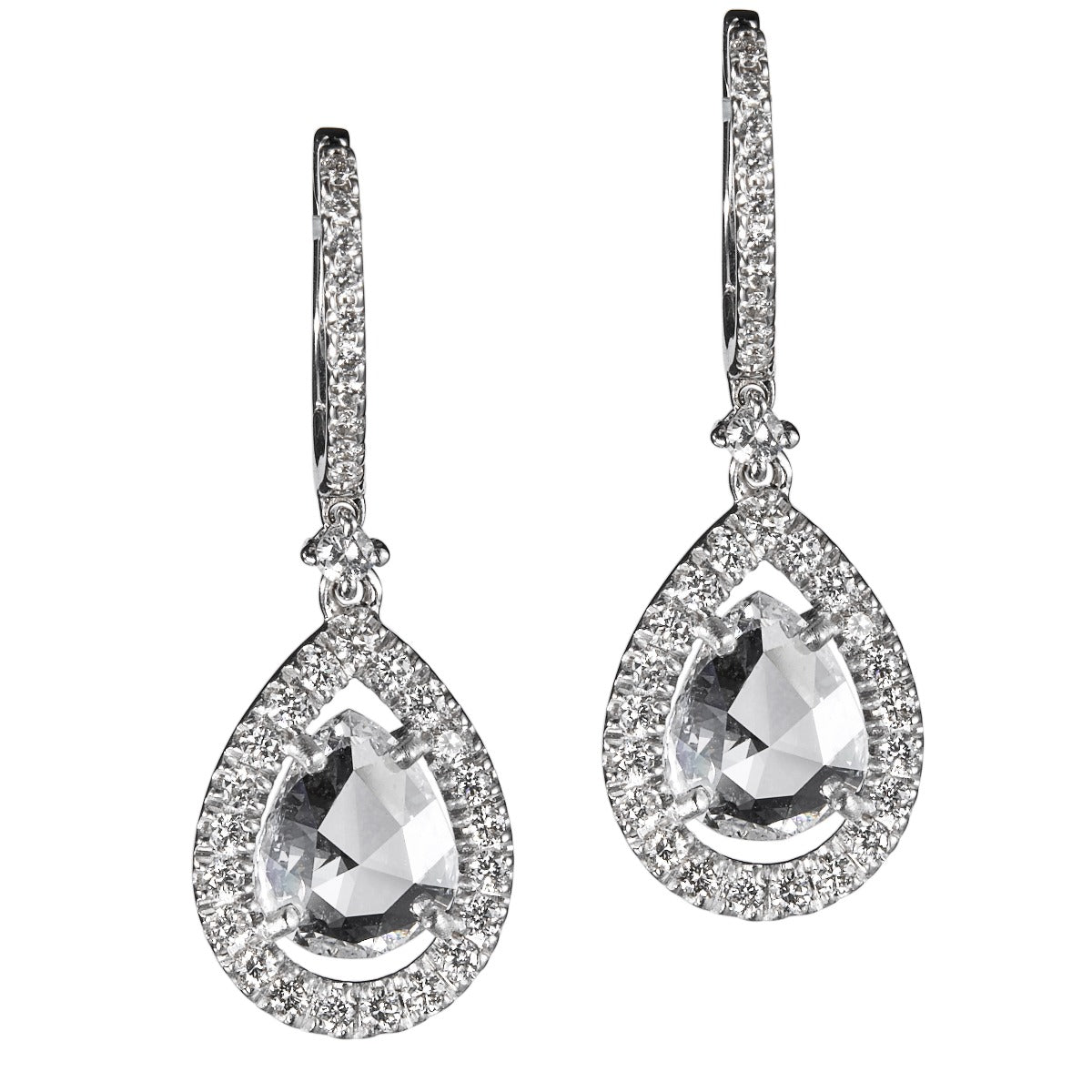 pendientes_largos_oro_blanco_diamantes_talla_pera_brillantes_- Ref J5593PB_Chocron_Joyeros