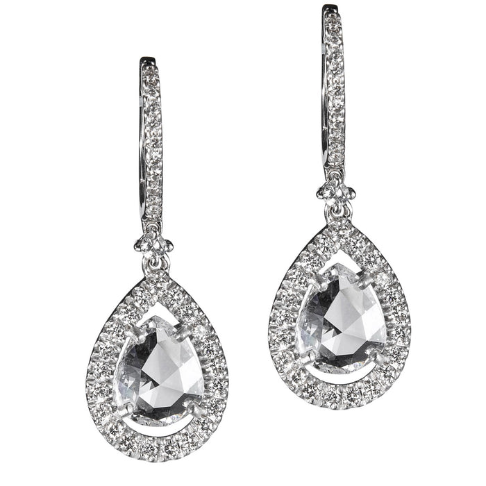 pendientes_largos_oro_blanco_diamantes_talla_pera_brillantes_- Ref J5593PB_Chocron_Joyeros