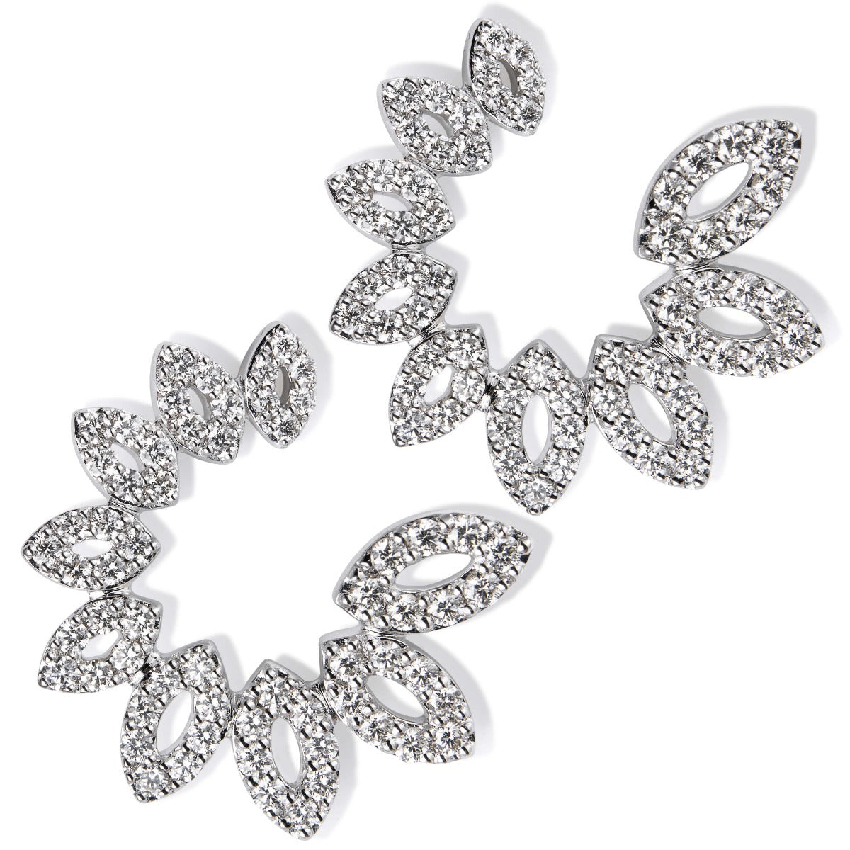 Pendientes_media_luna_oro_blanco_diamantes_ Ref J5407TB_Chocrón Joyeros