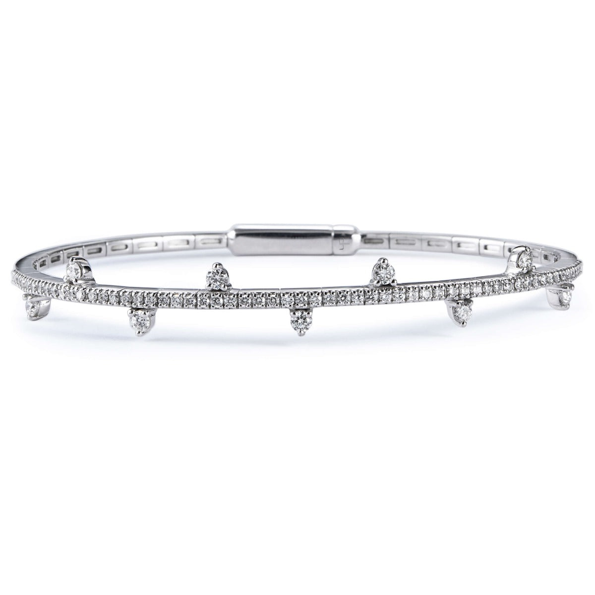 Pulsera-rigida-oro-blanco-diamantes-garra Ref J5323PLB_Chocrón Joyeros