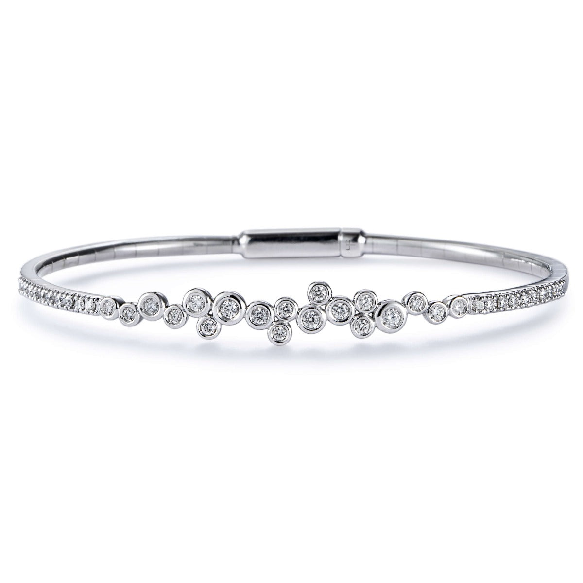 Pulsera_rigida_shiny_drops_oro_blanco_diamantes_chaton_garra Ref J5322PLB_Chocrón Joyeros