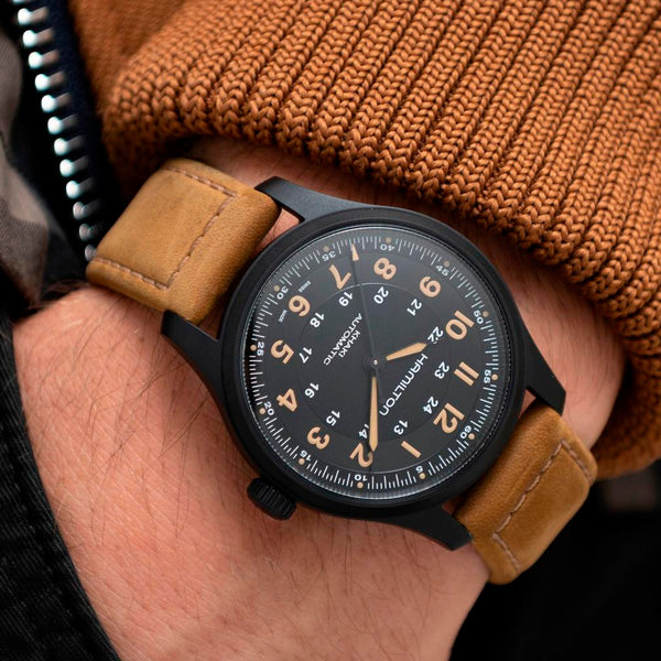 Reloj_Hamilton_Khaki_Field_Titanium_Auto_vista_en_muñeca_H70665533_Chocron_ Joyeros