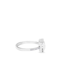 Sortija GeometriCh cuadrada de oro blanco con princesa y pavé de diamantes