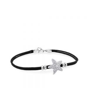 Pulsera de oro blanco y cordón negro con estrella de pavé de diamantes