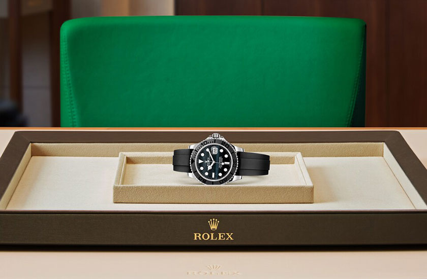 Presentación reloj Rolex Yacht-Master 42 de oro blanco y esfera ojo de halcón  en Chocrón Joyeros